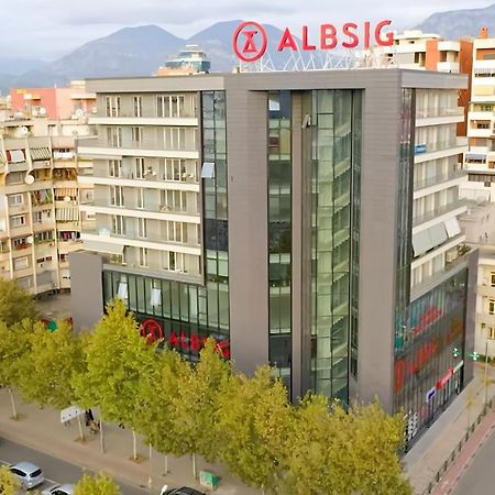 Free Parking Skanderbeg Square - Spacious Central Apartment Tirana Kültér fotó