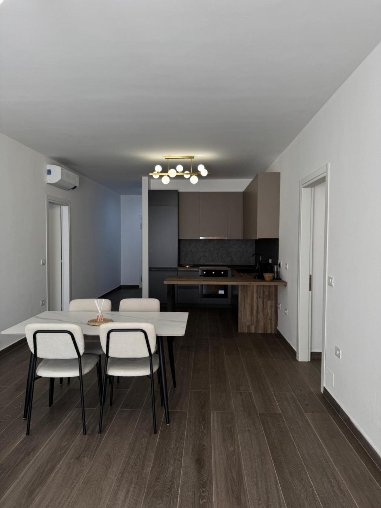 Free Parking Skanderbeg Square - Spacious Central Apartment Tirana Kültér fotó